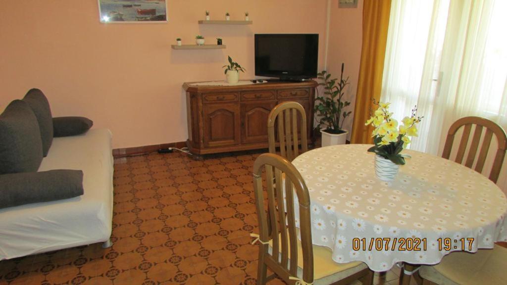 Apartment Tomy Трогир Экстерьер фото
